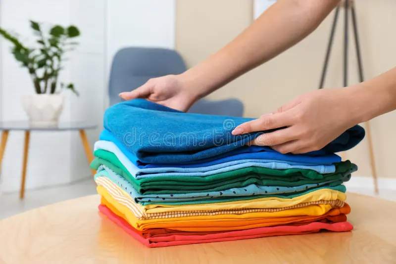 Spiritual significance of folding clothes in dreams